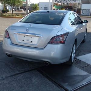 Meet your Posher, Cesar